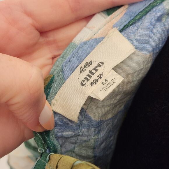 ENTRO Floral Peplum Top with Ruffled Sleeves, Size Medium - Picture 8 of 10